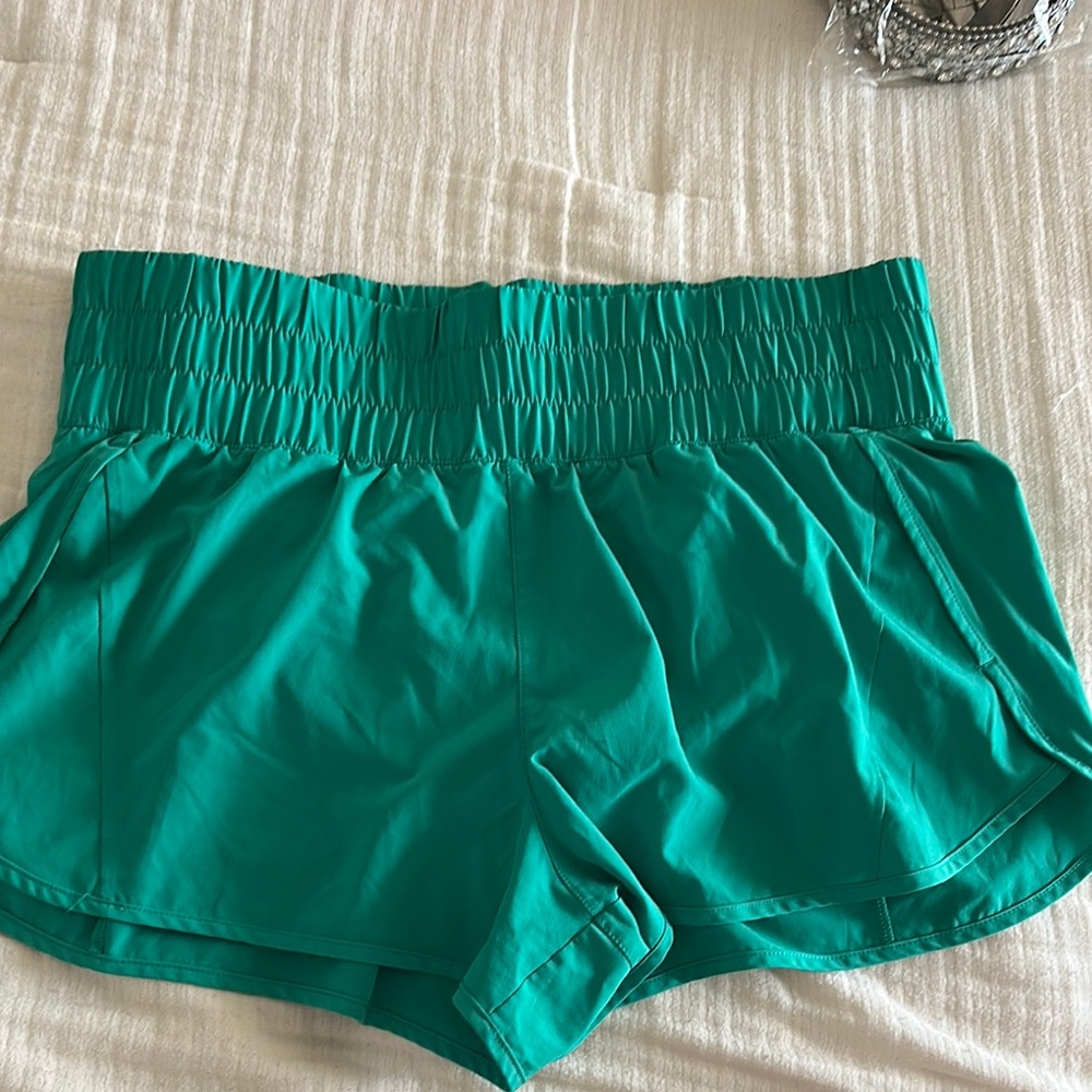 Avia High Waist green Women's Shorts